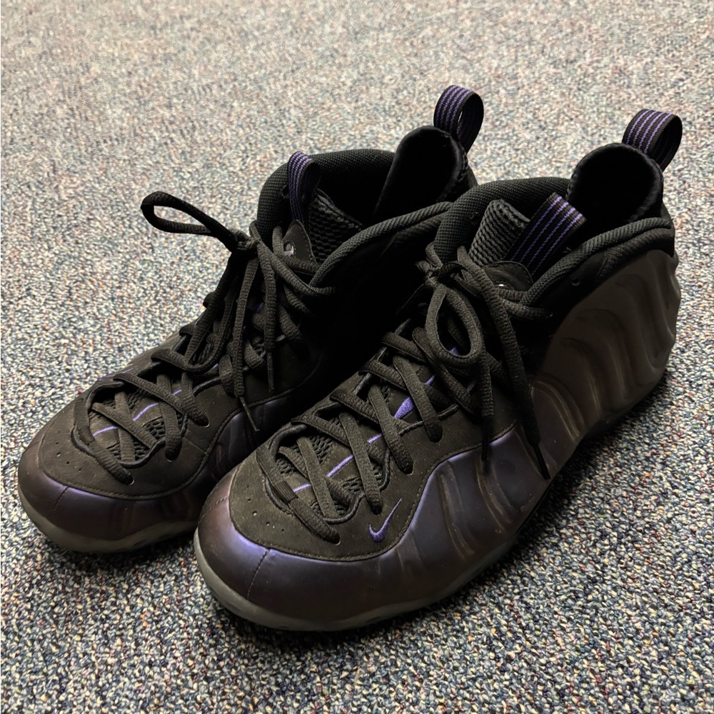 Nike Men's Black Foamposite Shoes